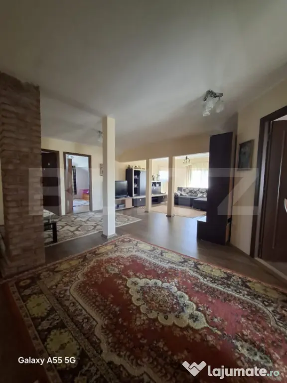 Casa 5 dormitoare, 204 mp utili, teren 1550 mp, zona Ardud