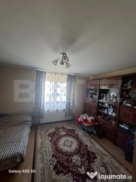 Casa 5 dormitoare, 204 mp utili, teren 1550 mp, zona Ardud