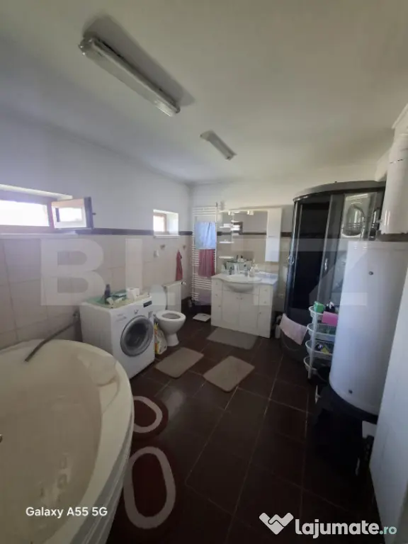 Casa 5 dormitoare, 204 mp utili, teren 1550 mp, zona Ardud