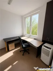 Spatiu pretabil:birouri cabinete servicii, acces stradal,c 