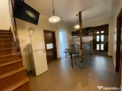 Apartament 3 camere, 65 mp, scară interioară și curte - C 