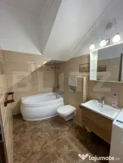 Apartament 3 camere, 65 mp, scară interioară și curte - C 