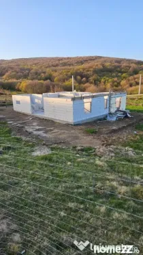 Casă de vânzare la roșu Dumbrava Livezile Bistrița-Năsăud