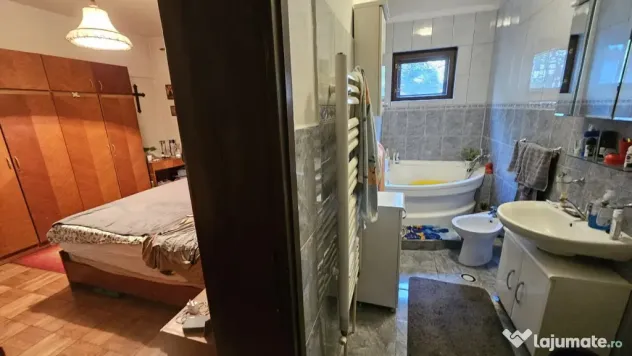 Casă ULTRACENTRALĂ + garaj – ideală firmă sau locuinț