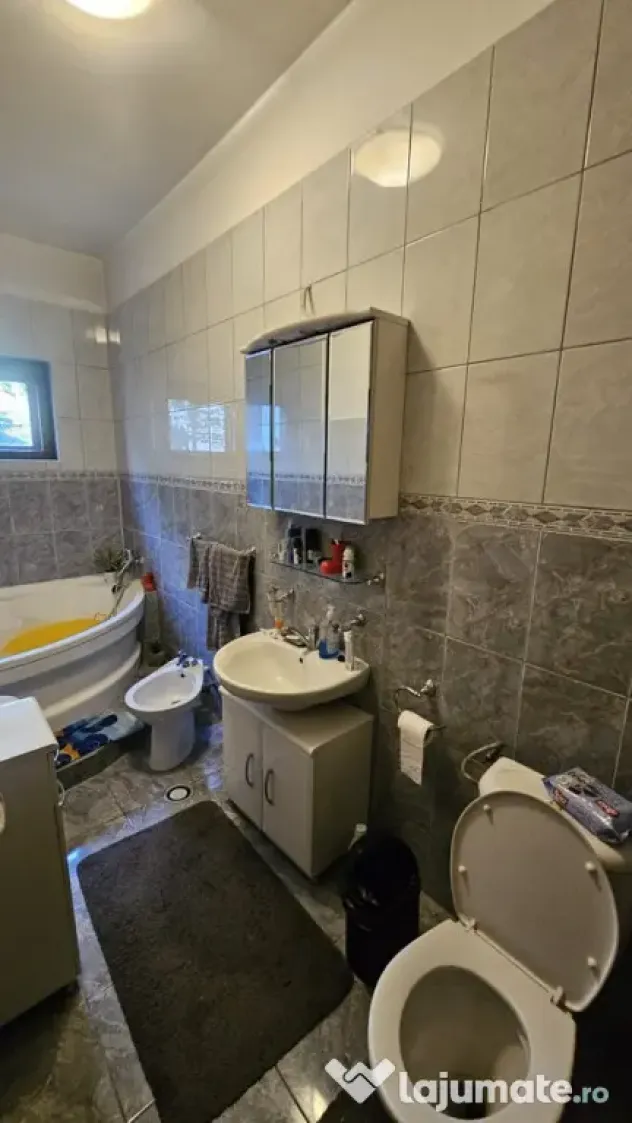 Casă ULTRACENTRALĂ + garaj – ideală firmă sau locuinț