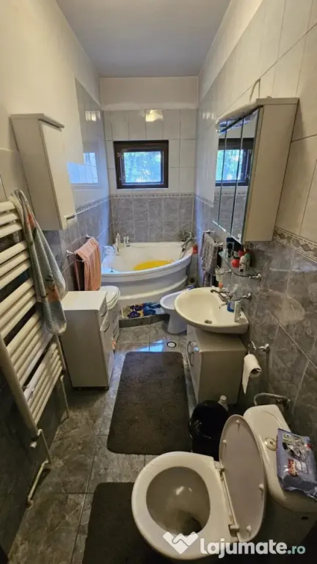 Casă ULTRACENTRALĂ + garaj – ideală firmă sau locuinț