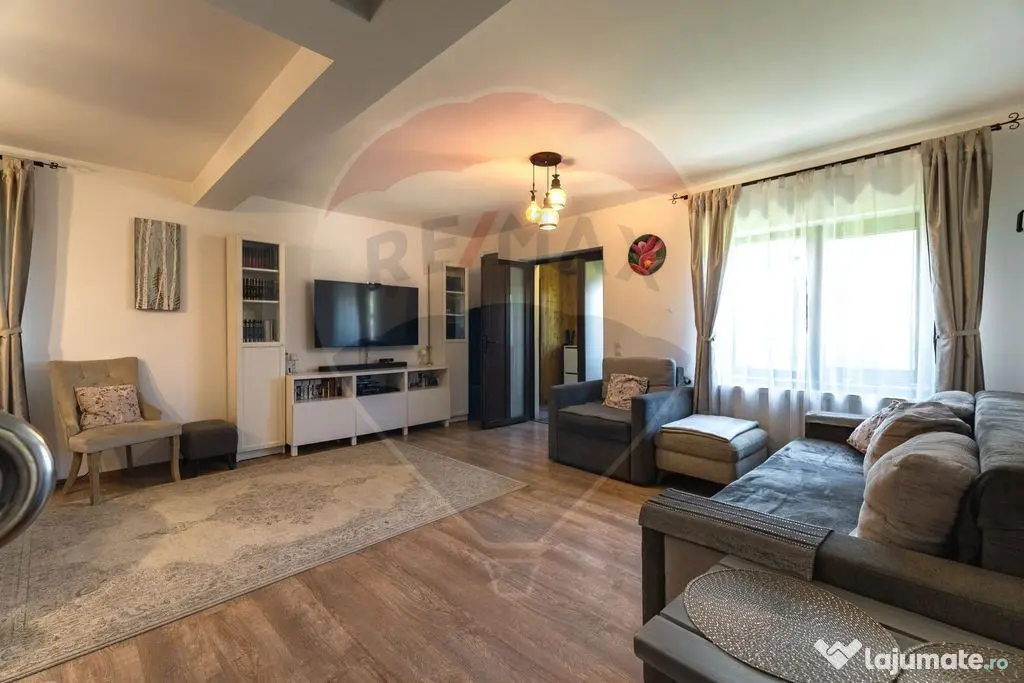 Casa de Poveste - Feldioara, str. Barsei/ 4 camere/ curte!