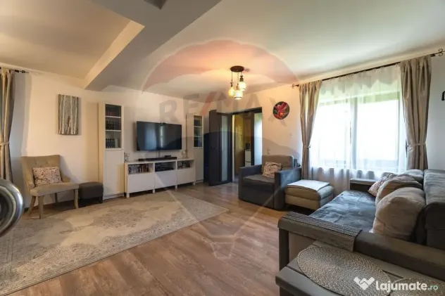 Casa de Poveste - Feldioara, str. Barsei/ 4 camere/ curte!