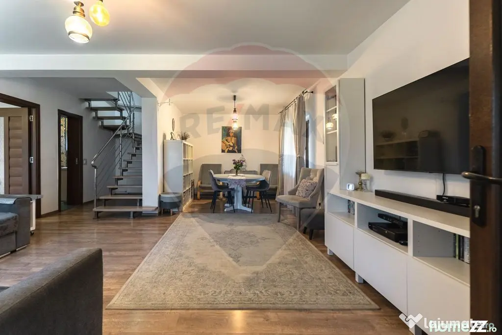 Casa de Poveste - Feldioara, str. Barsei/ 4 camere/ curte!