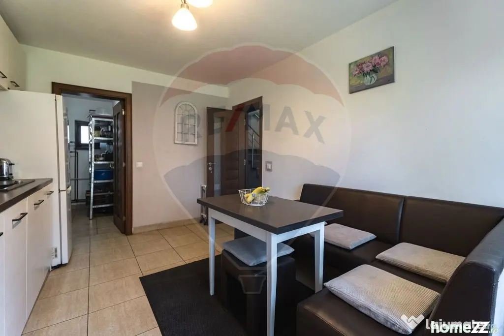 Casa de Poveste - Feldioara, str. Barsei/ 4 camere/ curte!