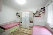 Casă / Vilă cu 3 camere de vânzare în zona Centrală-...