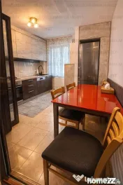 4 camere zona Centru Civic-Cec etajul 1 mobilat. 
