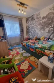 Apartament 4 camere, centrală proprie, parcare, 5 min 