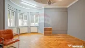 Spaţiu comercial în casă, 204 mp utili, lângă AFI Br... 