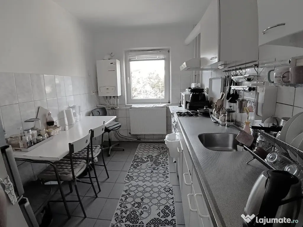 Apartament cu 4 Camere Decomandate in Burdujeni