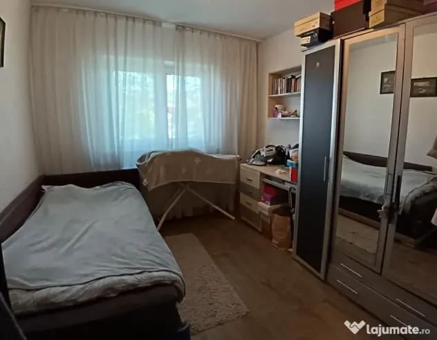 Apartament cu 4 Camere Decomandate in Burdujeni