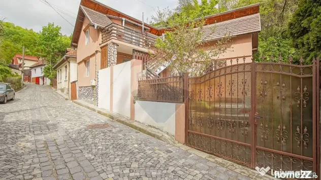CASĂ INDIVIDUALĂ ÎN SCHEI STRADA PIATRA MARE