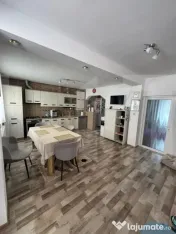 Casă în Șofronea cu 2 corpuri, 5 camere, terase, garaj ș 