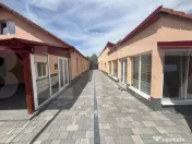 Casă în Șofronea cu 2 corpuri, 5 camere, terase, garaj ș 