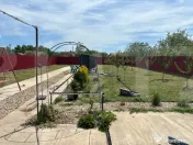 Casă în Șofronea cu 2 corpuri, 5 camere, terase, garaj ș 