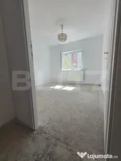 Apartament de vanzare, cu 3 camere, 65 mp, zona Blocuri, Cam 