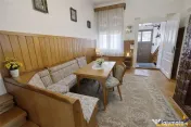 Casa cu vatra traditionala, gradina, garaj, facilitati, Codl 