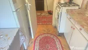 Vand apartament 2 camere decomandat in Deva, pe Bld. Balcescu, etaj 1, 