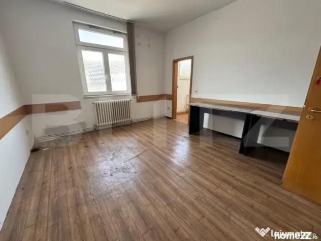 Spațiu Comercial / Birouri de Închiriat – 140 mp – Dev