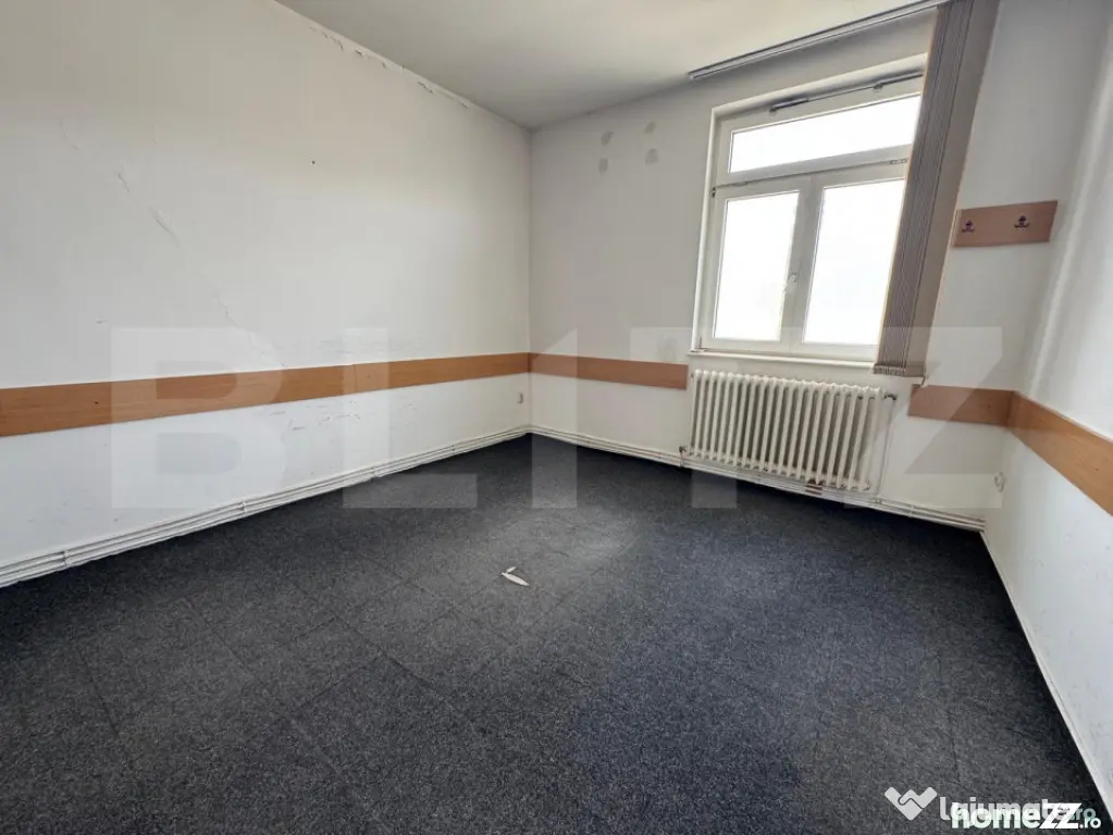 Spațiu Comercial / Birouri de Închiriat – 140 mp – Dev