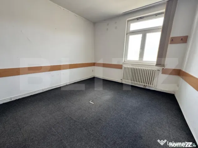 Spațiu Comercial / Birouri de Închiriat – 140 mp – Dev