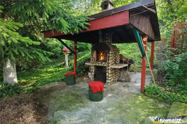 Tur LIVE!Casa cu arhitectura traditionala, curte spatioasa,f