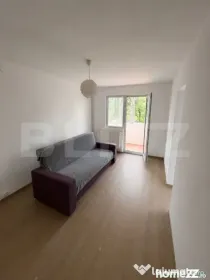 Apartament 3 camere semidecomandat, 50 mp, etaj 2, zona Damb