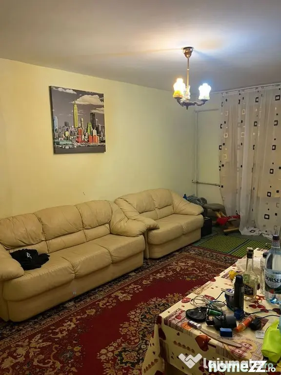 De vanzare apartament 3 camere Micro 16, etaj 4/4, 65.000...