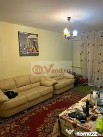 De vanzare apartament 3 camere Micro 16, etaj 4/4, 64.000 euro