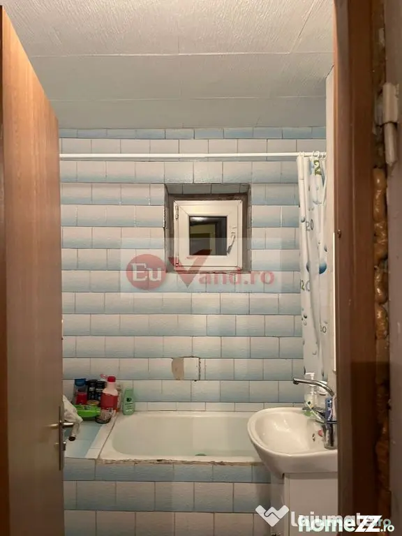 De vanzare apartament 3 camere Micro 16, etaj 4/4, 64.000 euro - Galati (Galati)