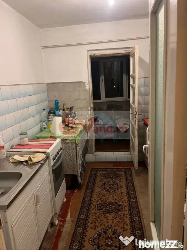 De vanzare apartament 3 camere Micro 16, etaj 4/4, 64.000 euro - Galati (Galati)