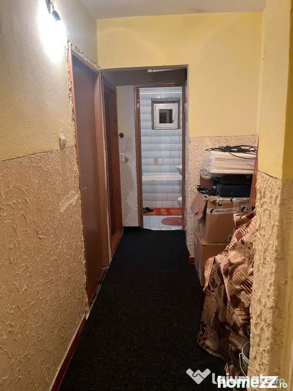 De vanzare apartament 3 camere Micro 16, etaj 4/4, 65.000...