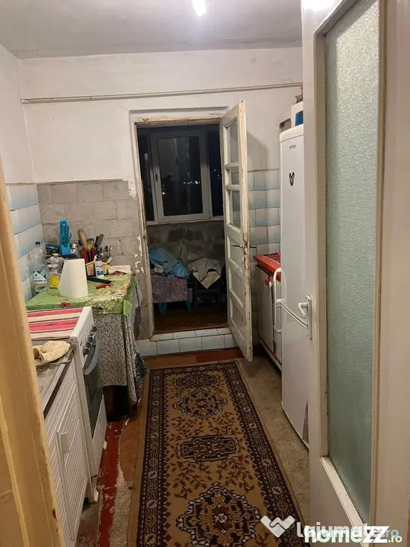 De vanzare apartament 3 camere Micro 16, etaj 4/4, 65.000...