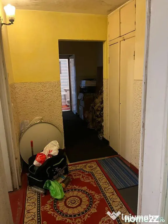 De vanzare apartament 3 camere Micro 16, etaj 4/4, 65.000...
