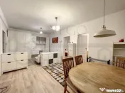 Apartament cu trei camere, bloc nou, strada privata, zona Ca 