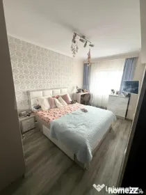 Apartament 4 camere, 86 mp, balcon, 2 băi, etaj intermediar