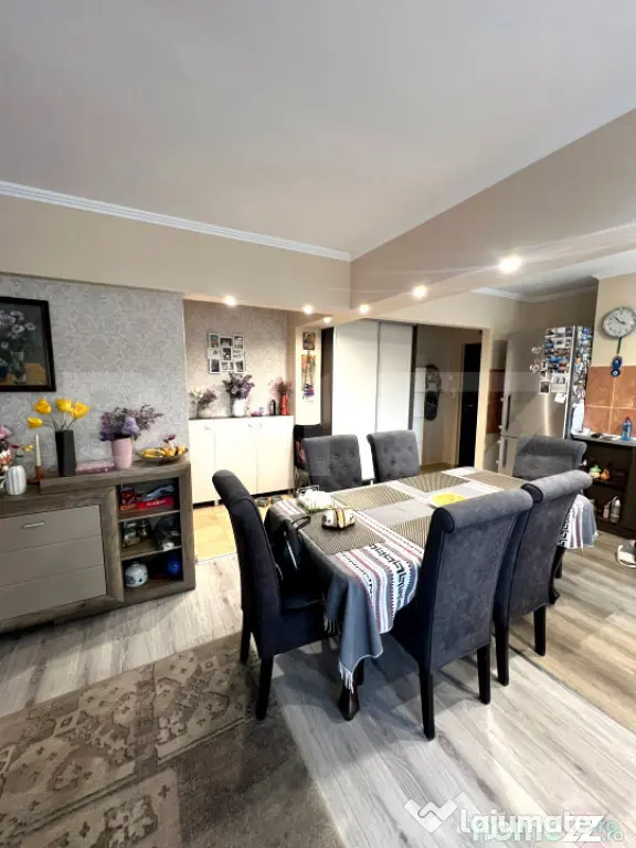 Apartament 4 camere, 86 mp, balcon, 2 băi, etaj intermediar