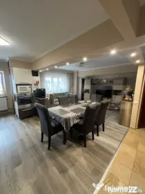 Apartament 4 camere, 86 mp, balcon, 2 băi, etaj intermediar