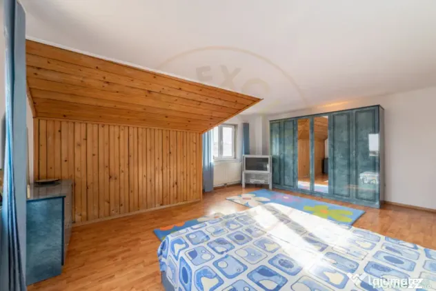 Casă spațioasă cu 8 camere - Pitești - 0% Comision
