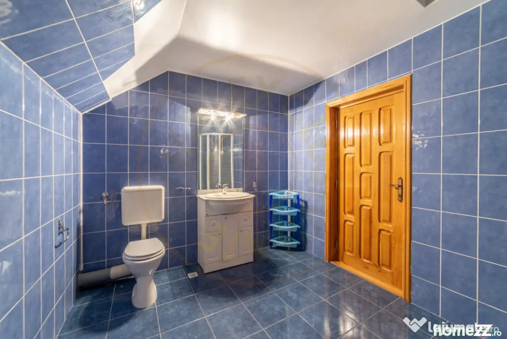 Casă spațioasă cu 8 camere - Pitești - 0% Comision