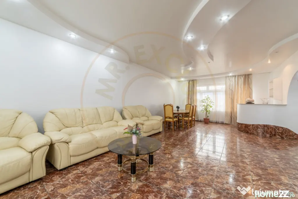 Casă spațioasă cu 8 camere - Pitești - 0% Comision