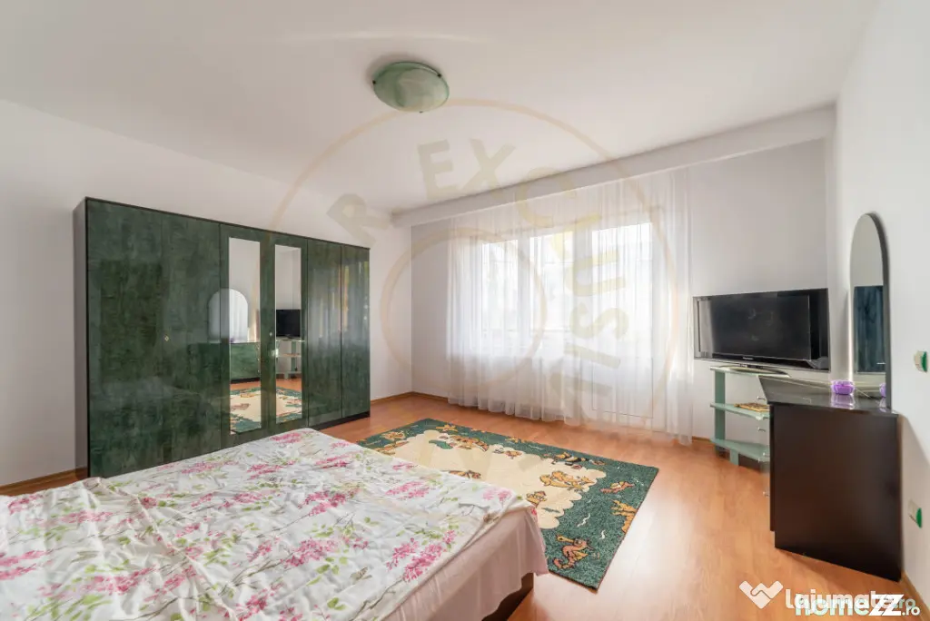 Casă spațioasă cu 8 camere - Pitești - 0% Comision