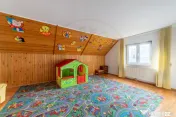Casă spațioasă cu 8 camere - Pitești - 0% Comision 