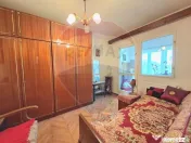 Zona 300, 3 camere, etaj 2, trei balcoane, fără comision ! 