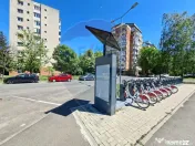 Zona 300, 3 camere, etaj 2, trei balcoane, fără comision ! 